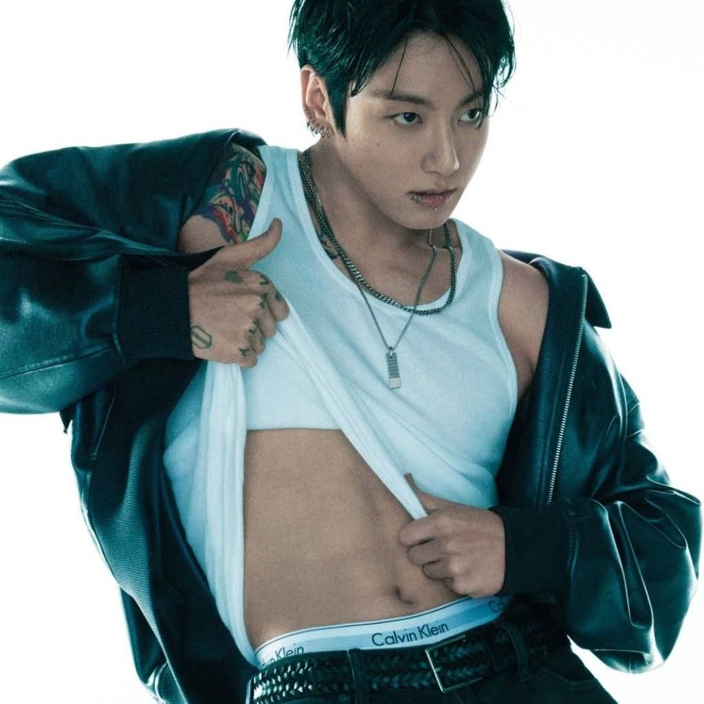 Foto aktivitas terbaru Jungkook (BTS)