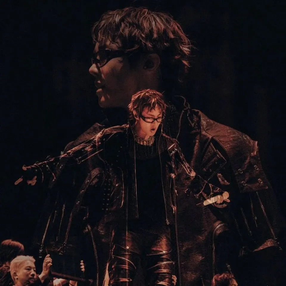 Foto aktivitas terbaru j-hope (BTS)