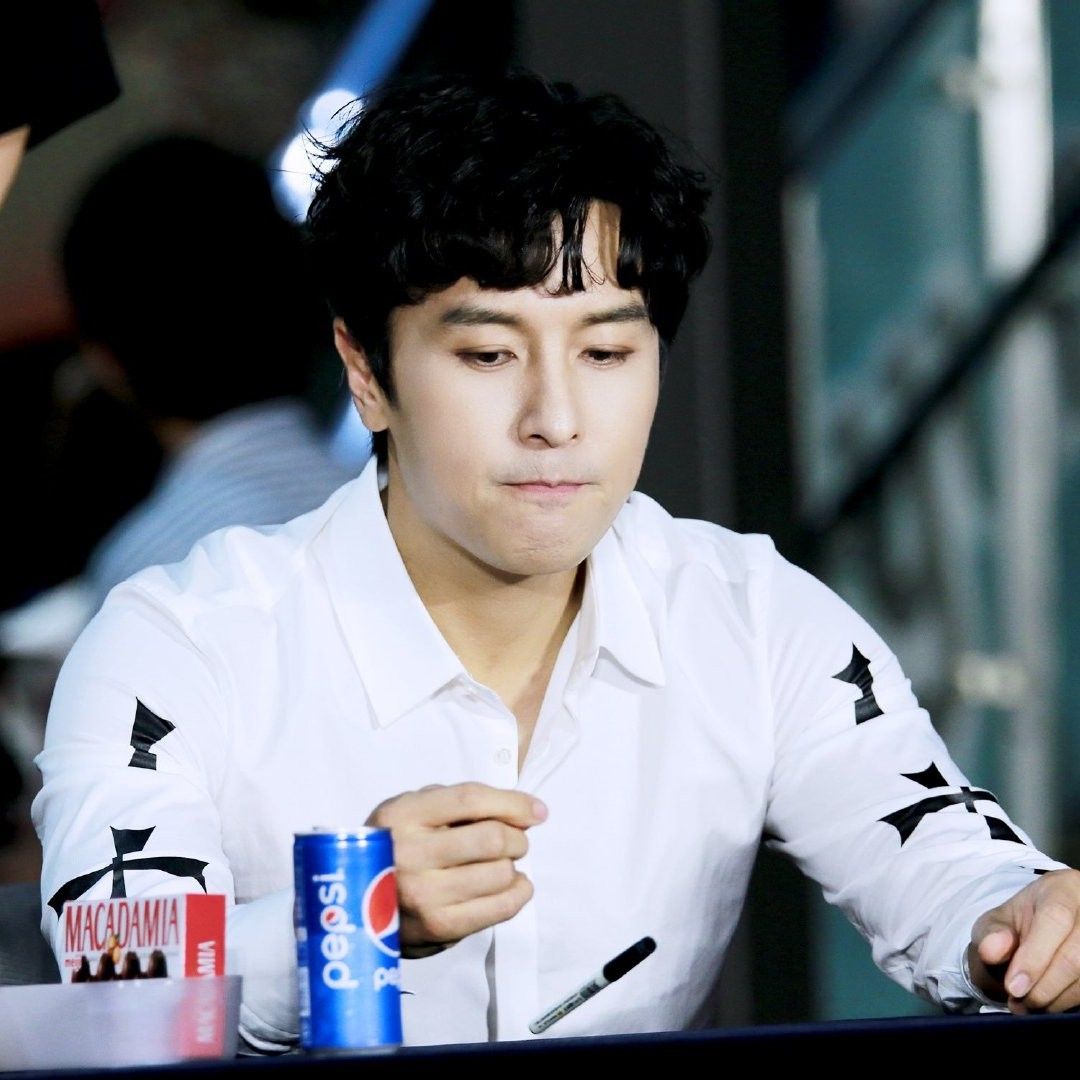 Latest photo of Kim Dongwan (SHINHWA)