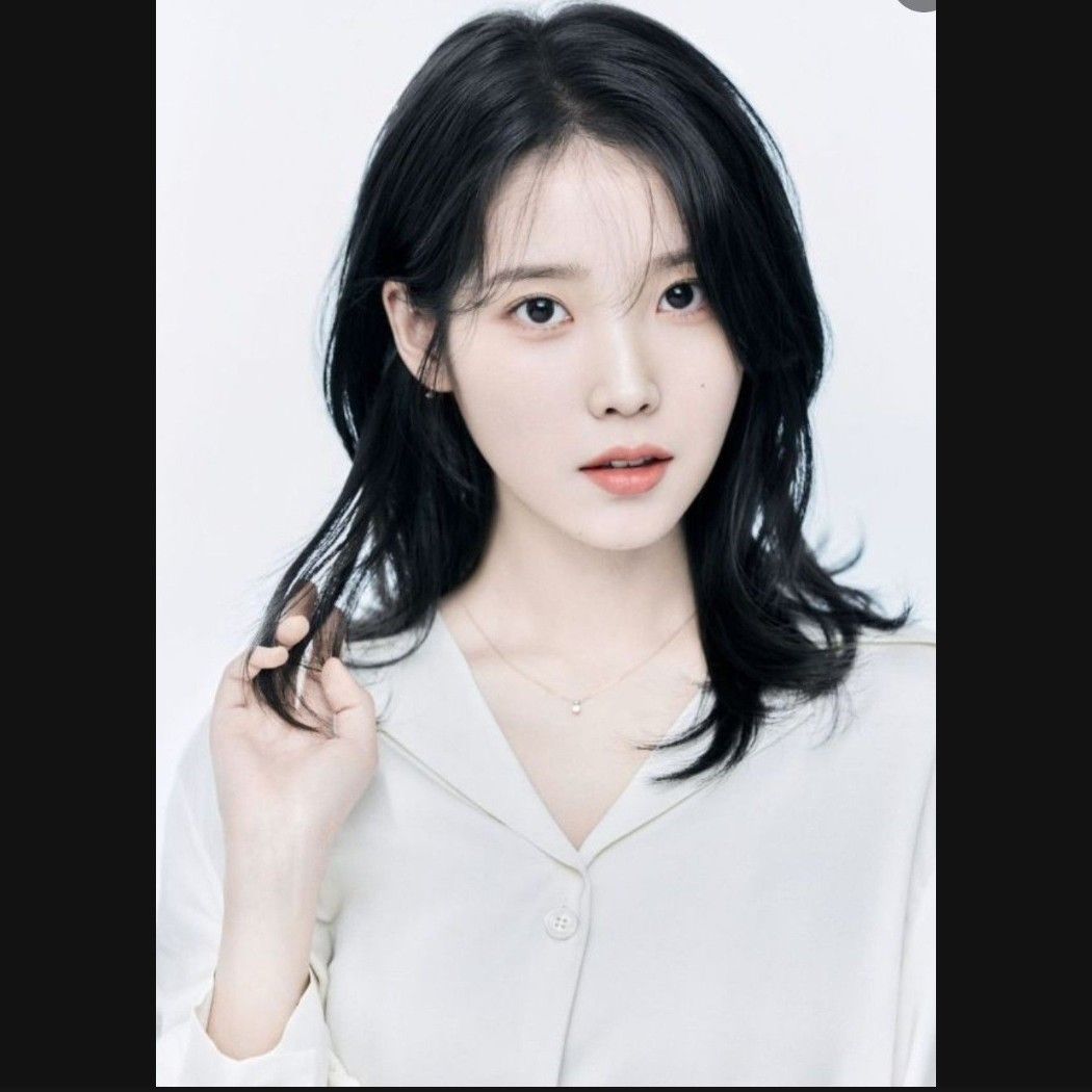 아이유 최근 활동샷