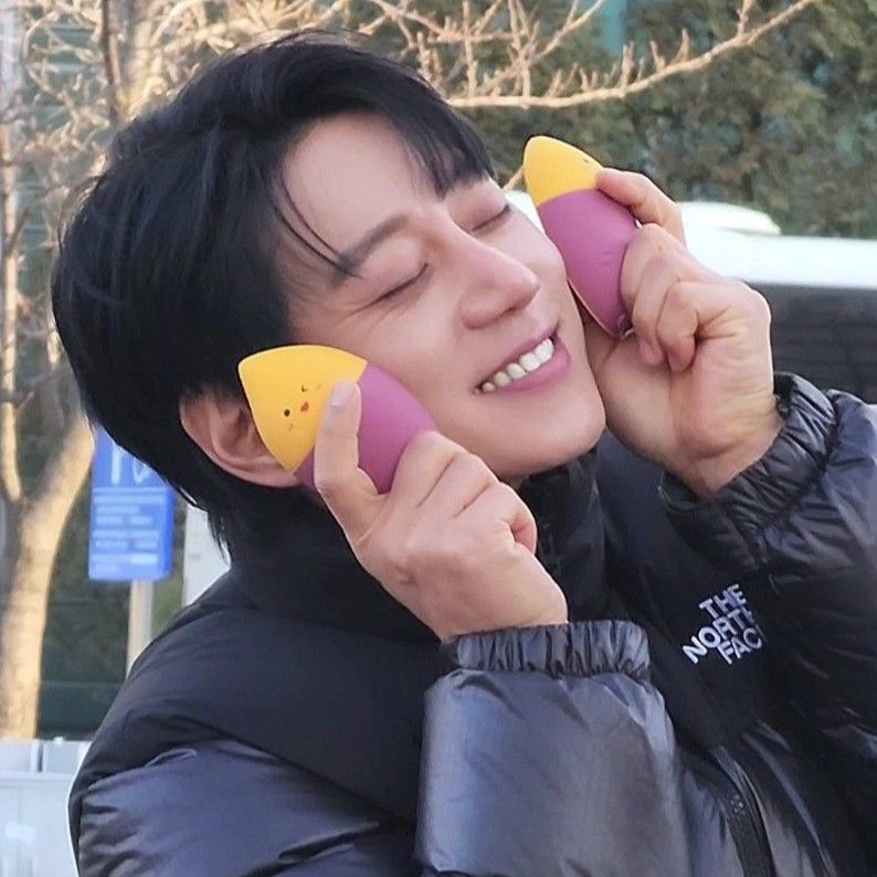 A moment captured by Hwang Chiyeol's fan