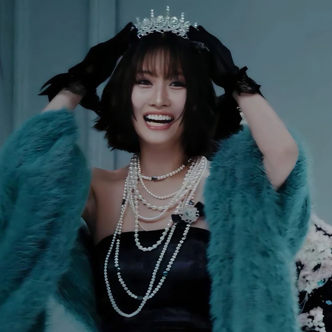 모모 (TWICE)의 최신 사진