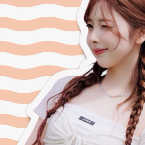 Latest photo of Miihi (NiziU)
