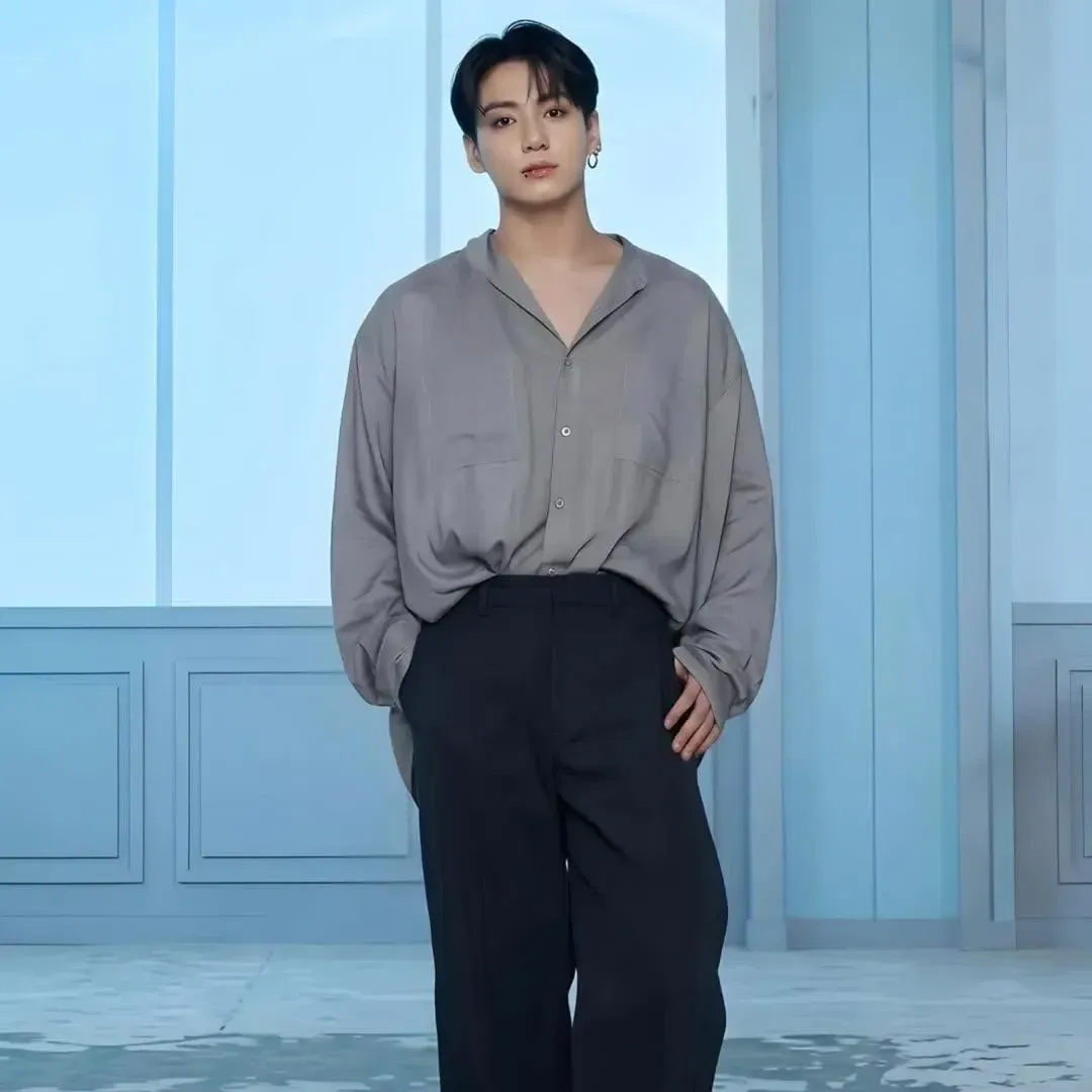 Foto aktivitas terbaru Jungkook (BTS)