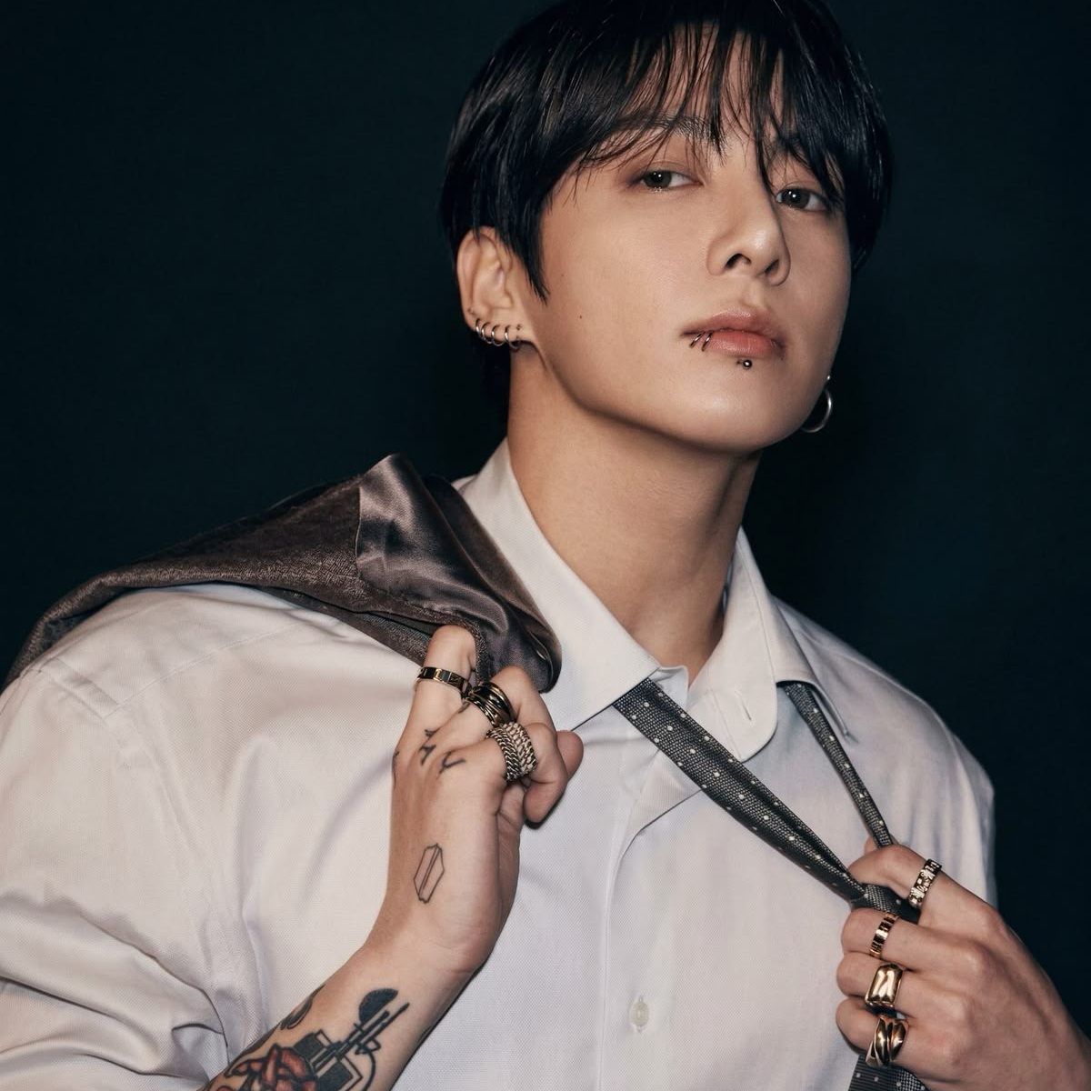 Foto aktivitas terbaru Jungkook (BTS)