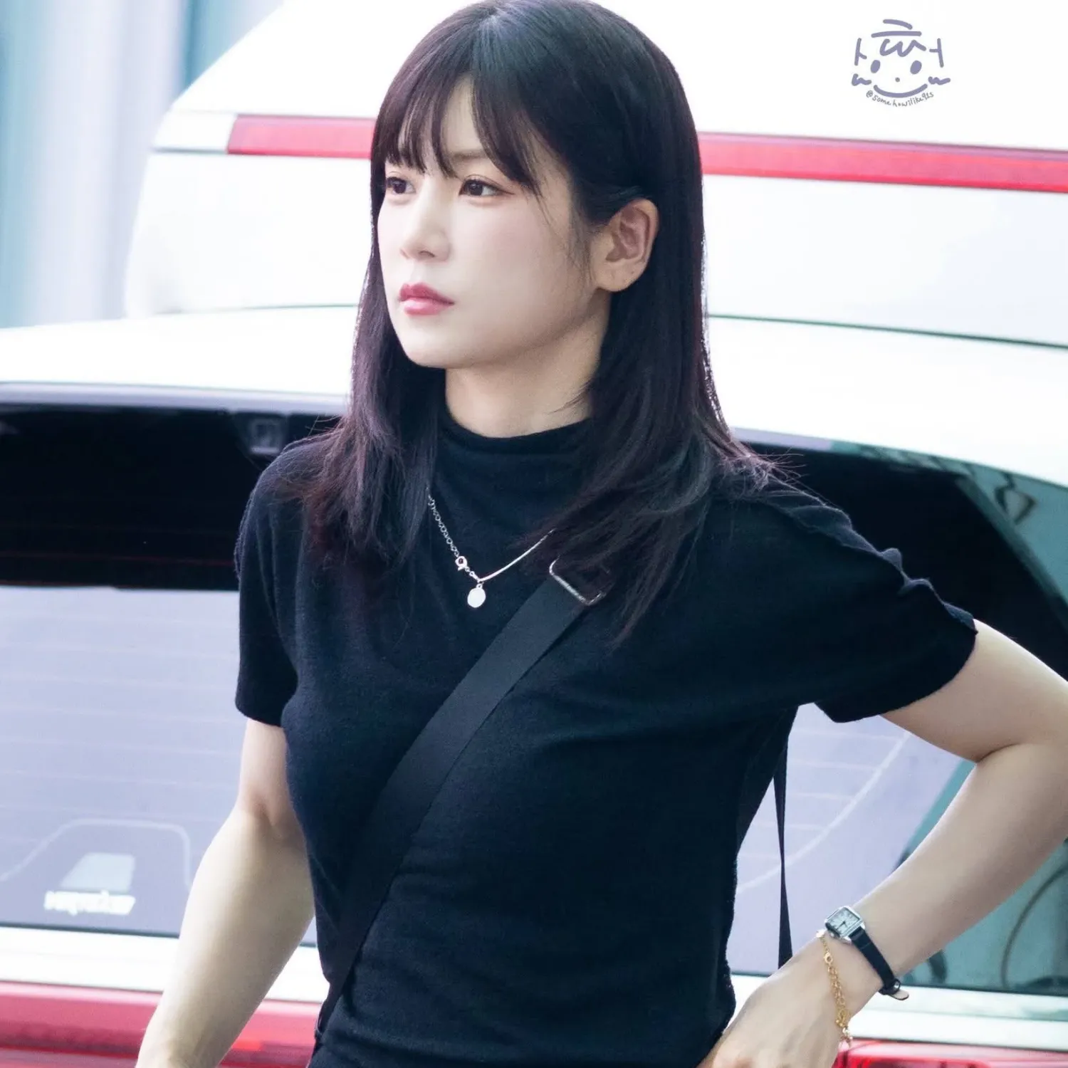 Behind-the-scenes cut of Park Chorong (Apink)