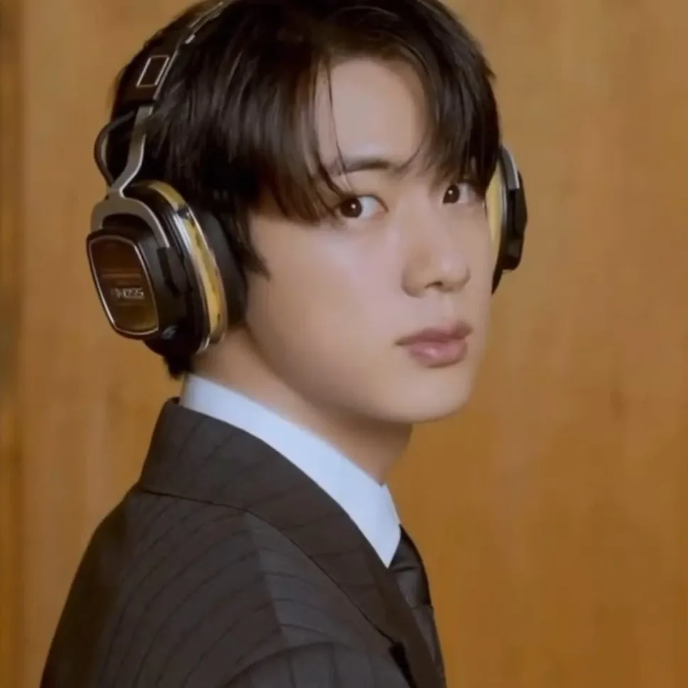 Foto terbaru Jin (BTS)