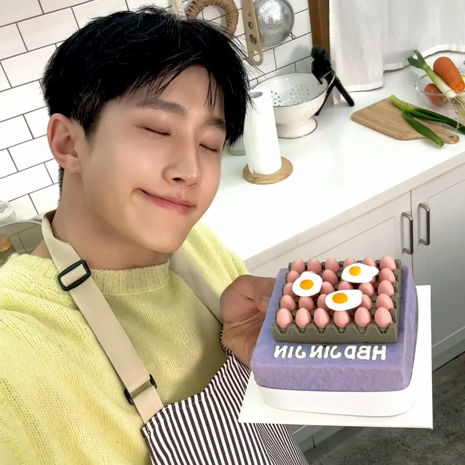 Latest photo of Jinjin (ASTRO)