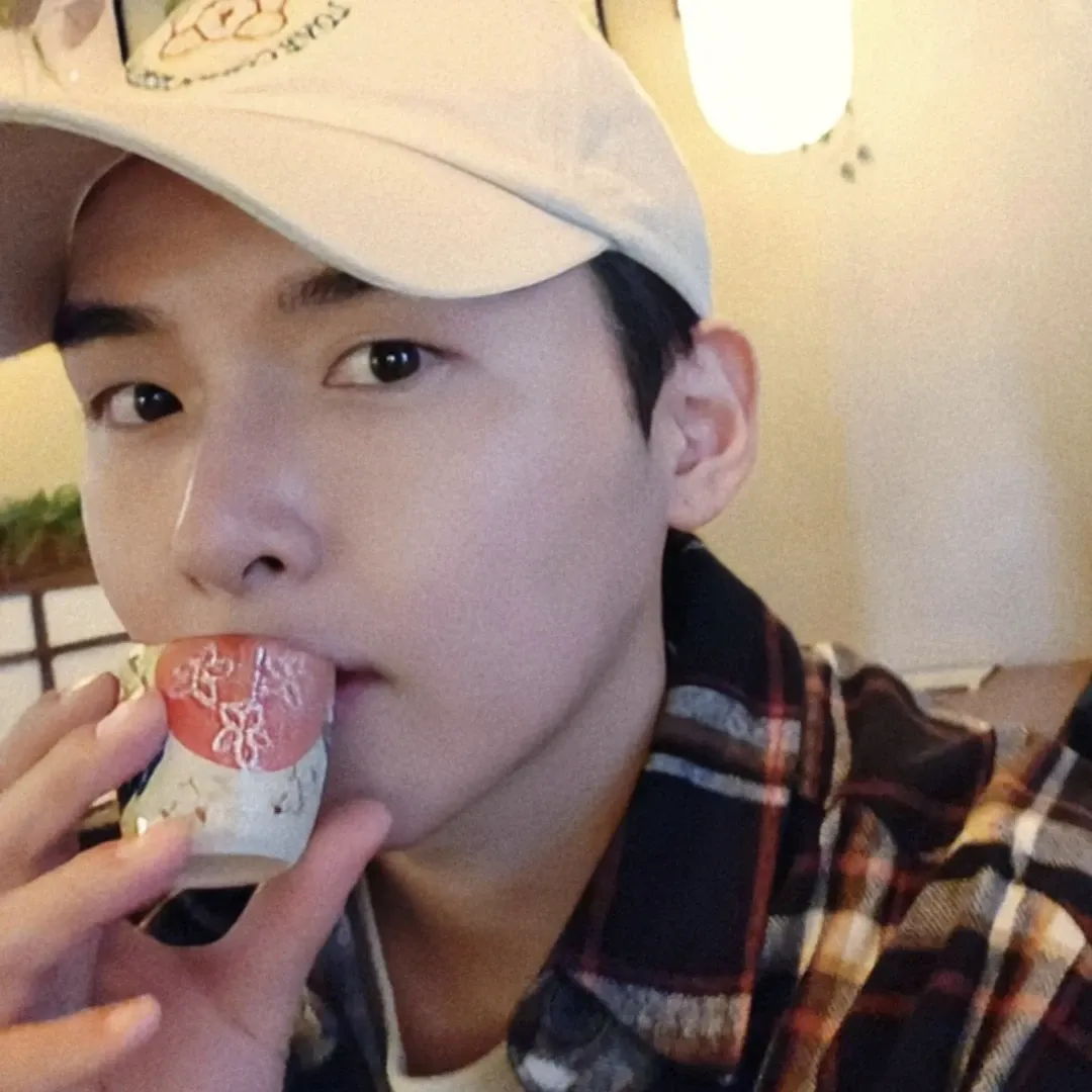 A moment captured by Ryeowook (Super Junior)'s fan