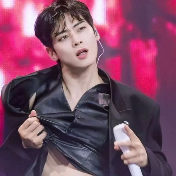 Latest photo of Eunwoo (ASTRO)