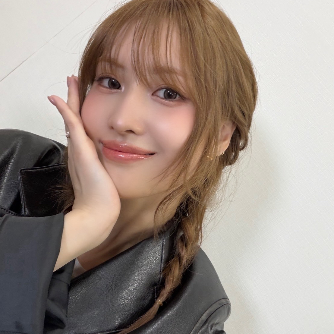 Foto aktivitas terbaru Momo (TWICE)