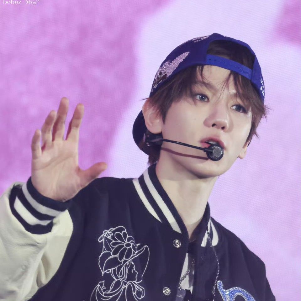 백현 (EXO) 최근 활동샷