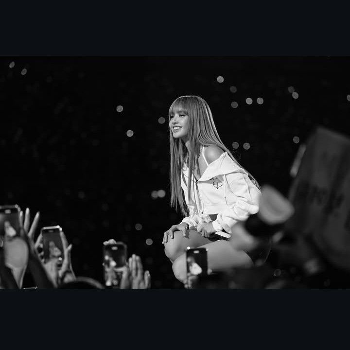 リサ (BLACKPINK)の舞台裏ショット