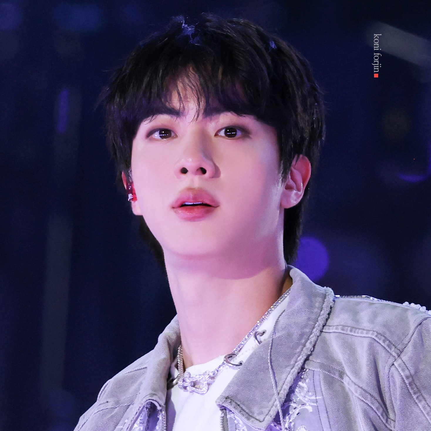 Foto aktivitas terbaru Jin (BTS)