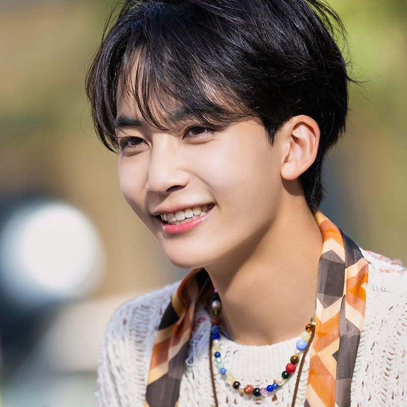 Latest photo of Jeonghan (SEVENTEEN)