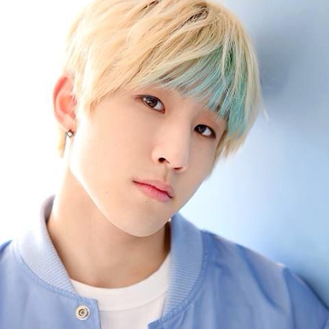 A moment captured by Jinjin (ASTRO)'s fan