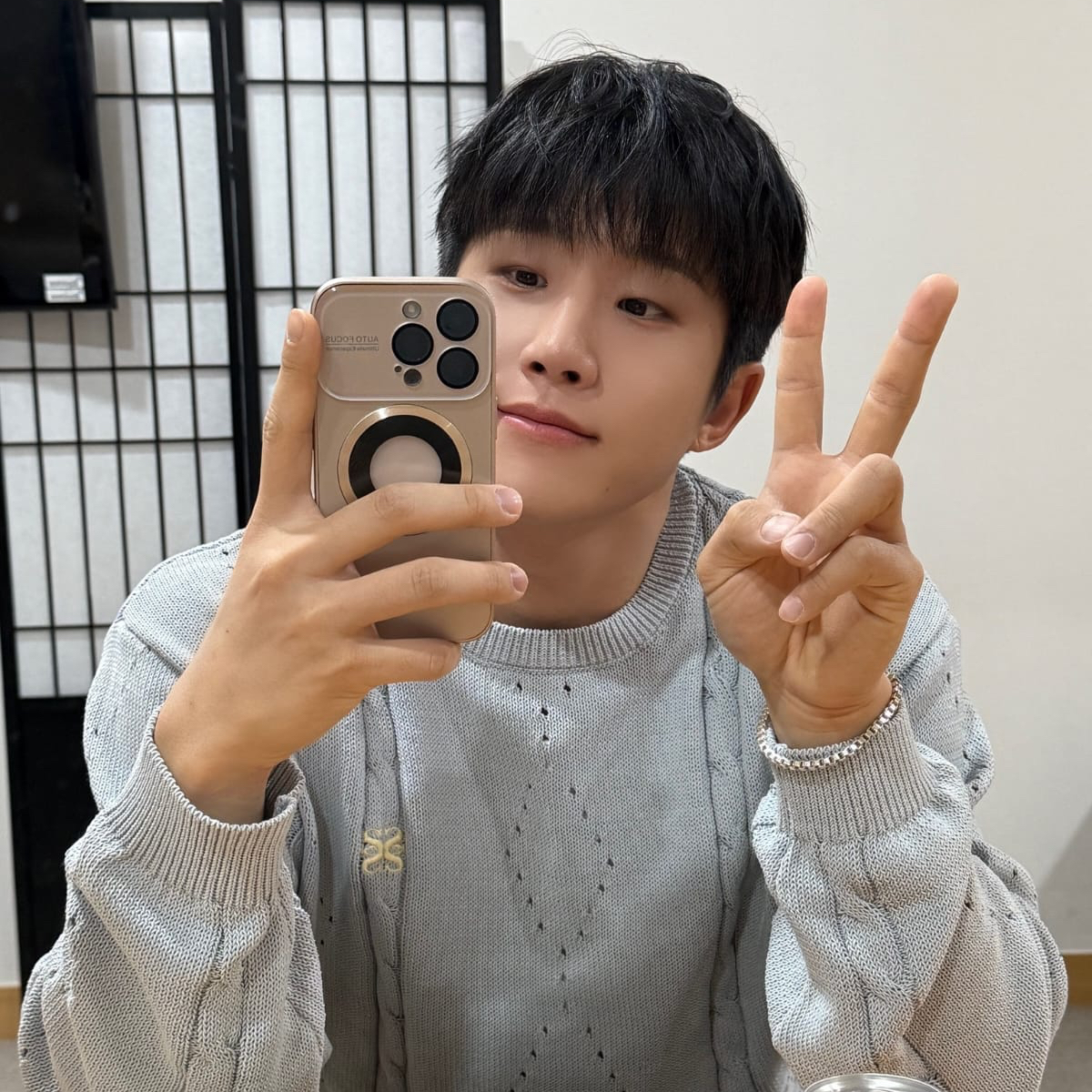 Behind-the-scenes cut of Jinjin (ASTRO)