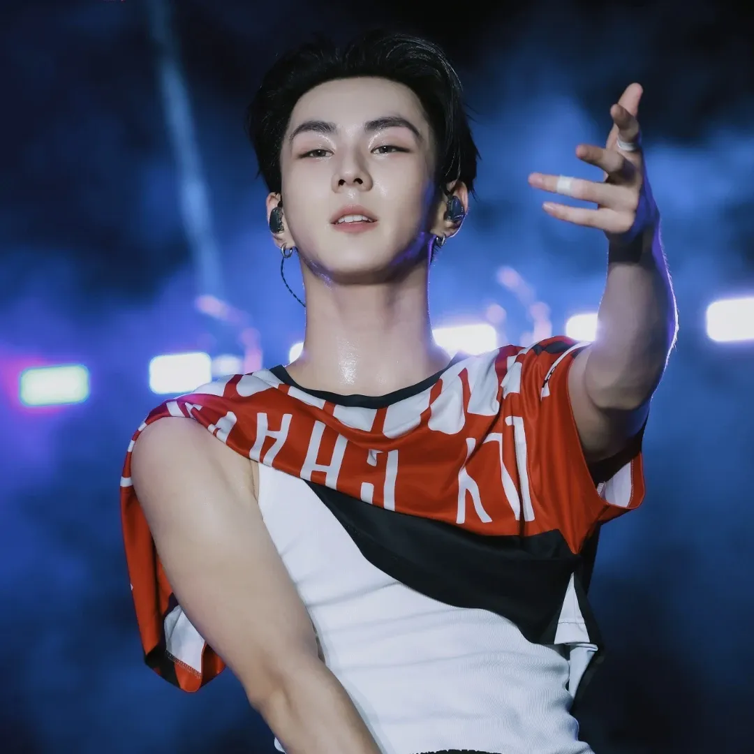 Behind-the-scenes cut of Jungwon (ENHYPEN)