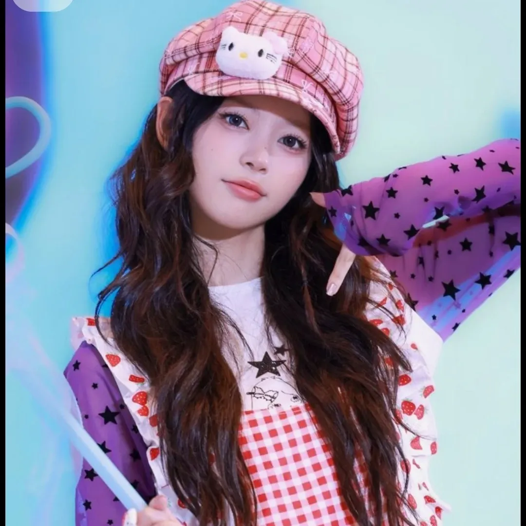 Behind-the-scenes cut of Moka (ILLIT)