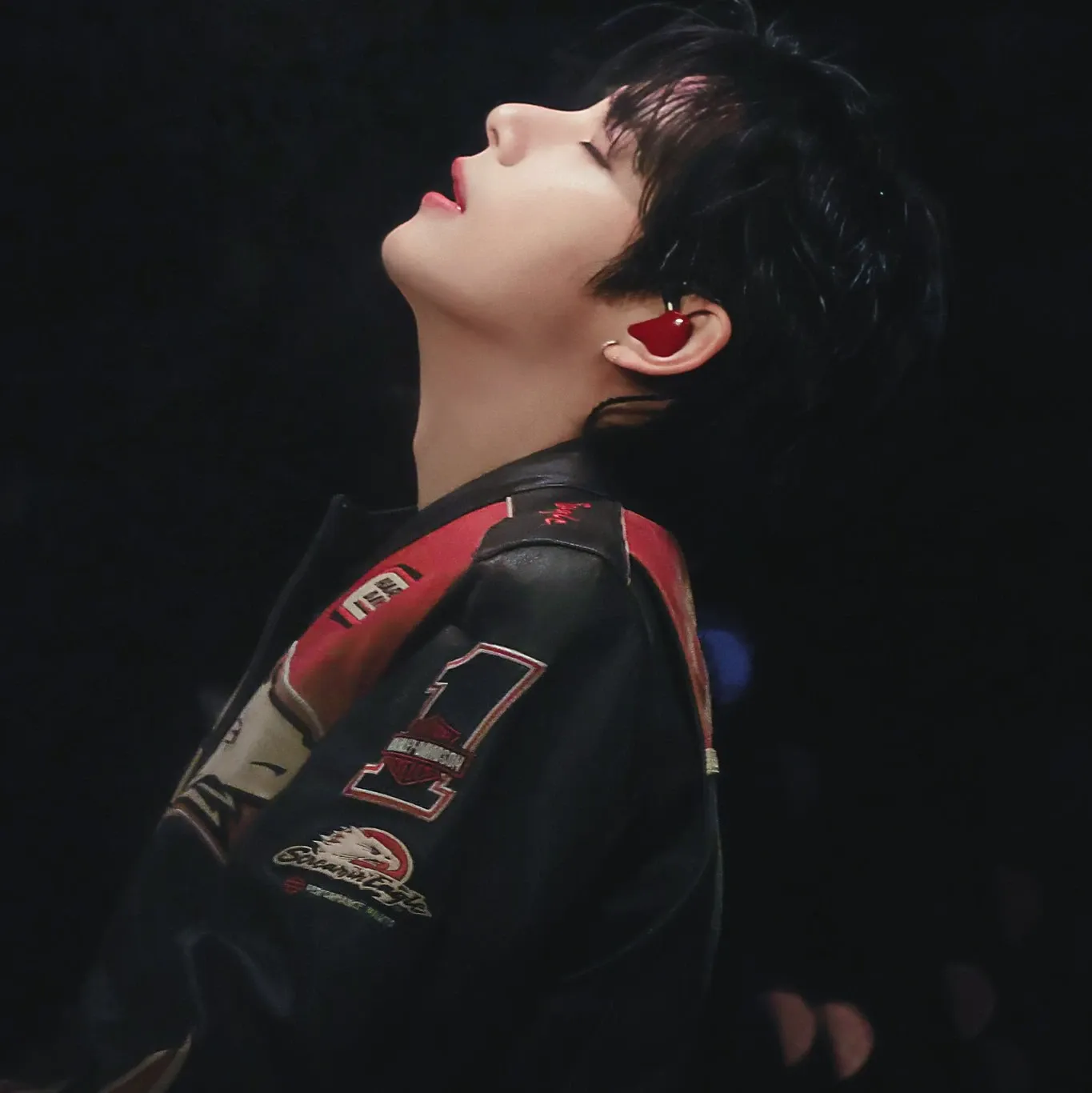 뷔 (방탄소년단) 최근 활동샷