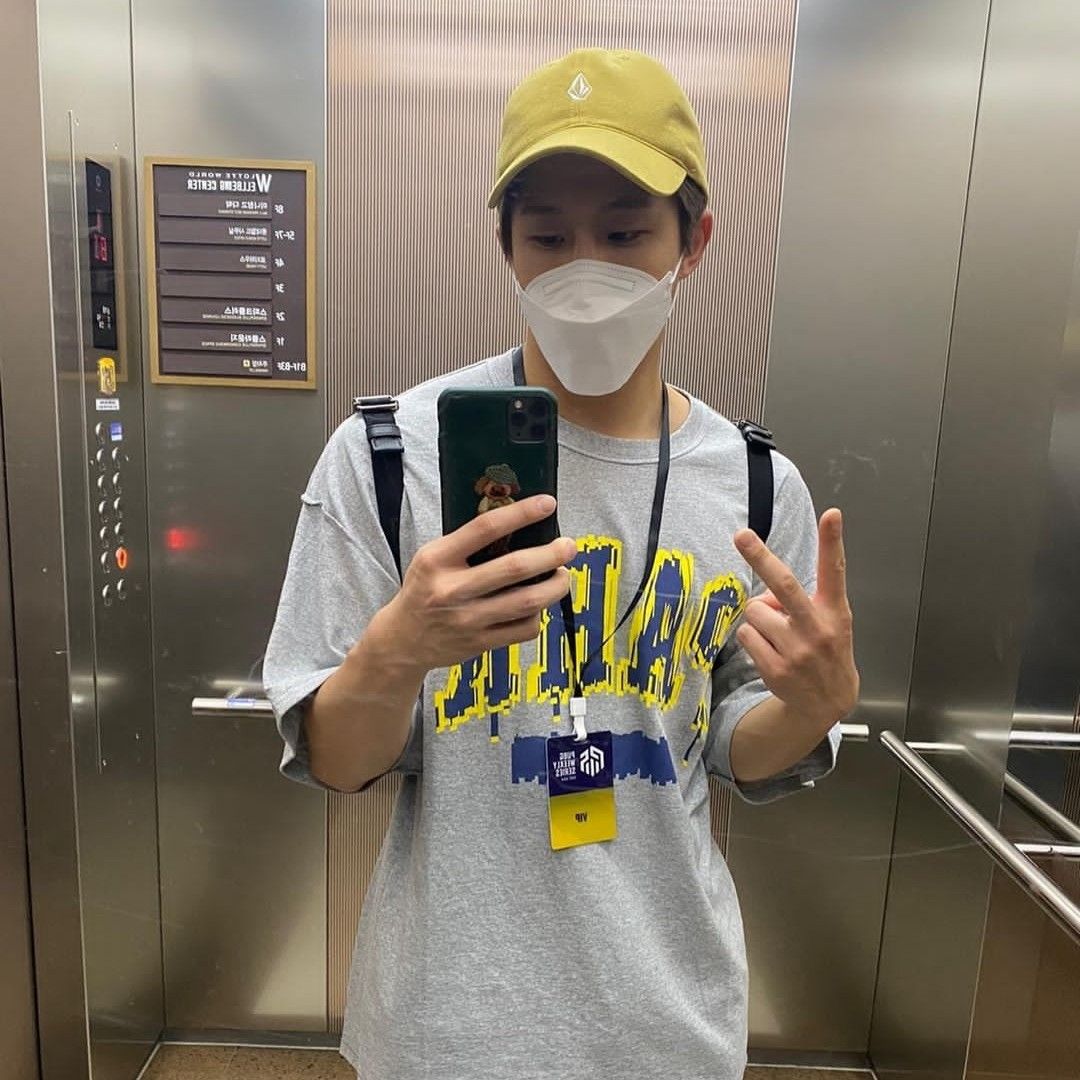 Behind-the-scenes cut of Jinjin (ASTRO)