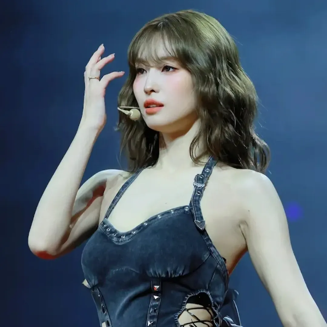 모모 (TWICE)의 비하인드 컷