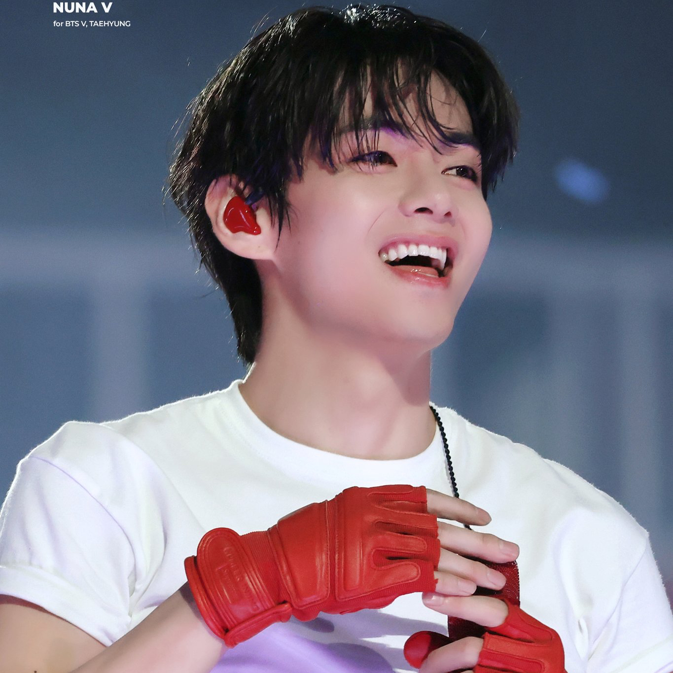 A moment captured by V (BTS)'s fan