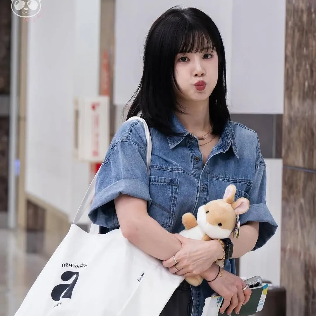 A moment captured by Park Chorong (Apink)'s fan