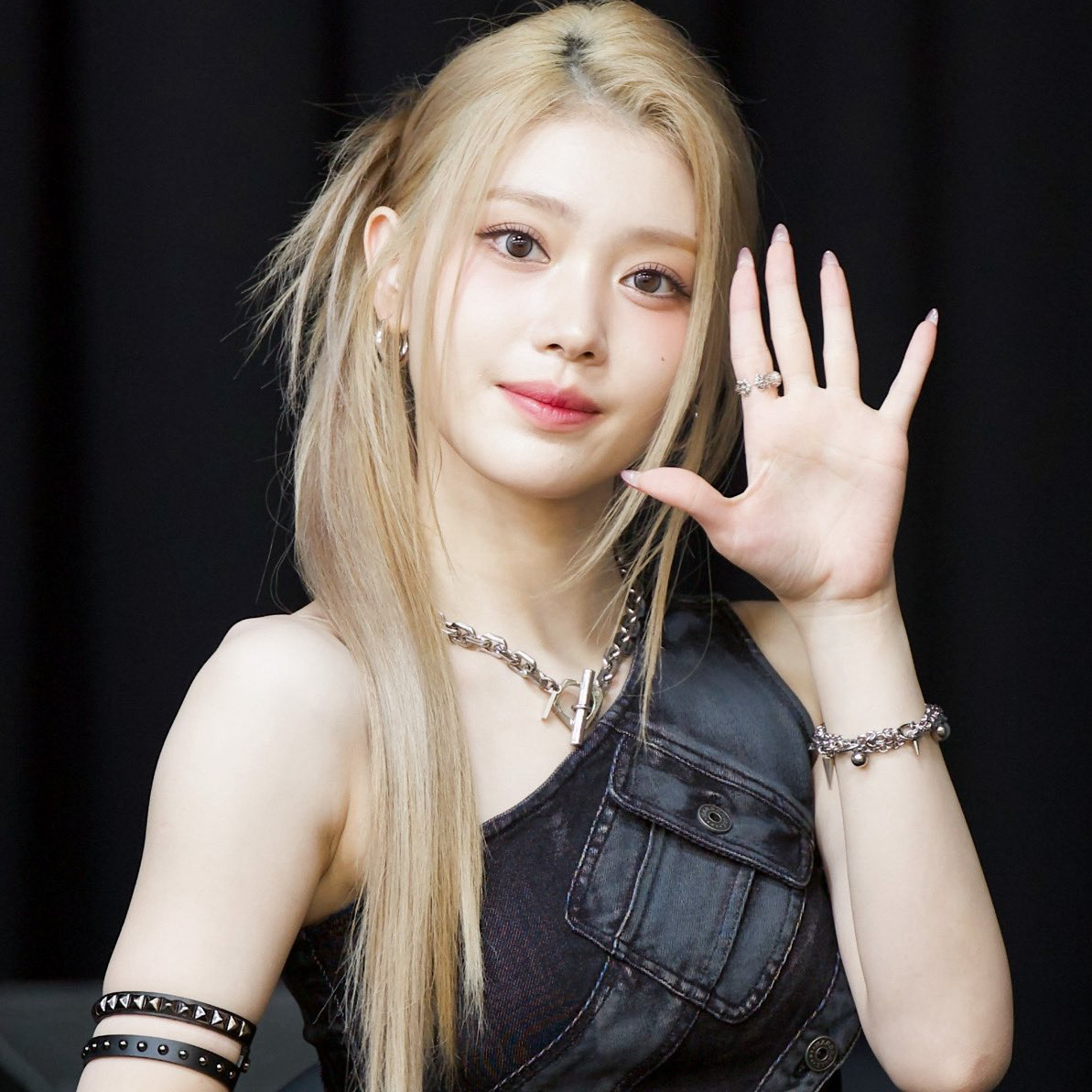 Recent activity shot of Xiao Ting (Kep1er)