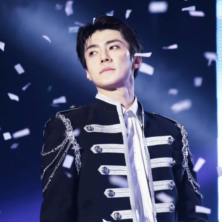 세훈 (EXO) 최근 활동샷