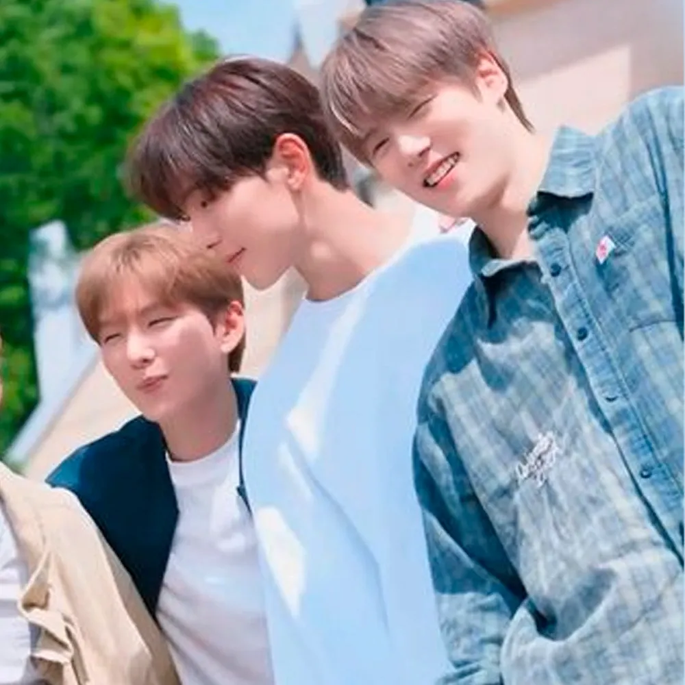 Today's hottest K-pop community feed
