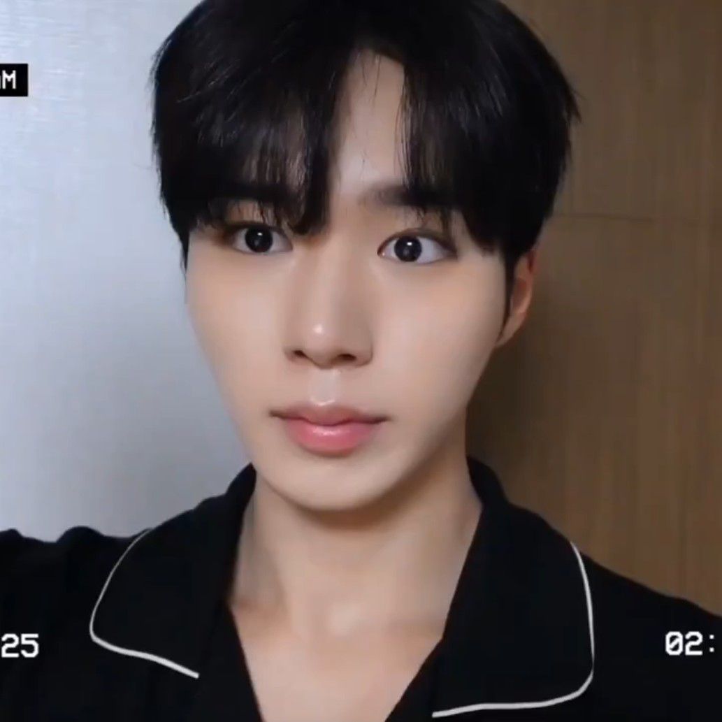 A moment captured by Kim Junseo (ALPHA DRIVE ONE)'s fan