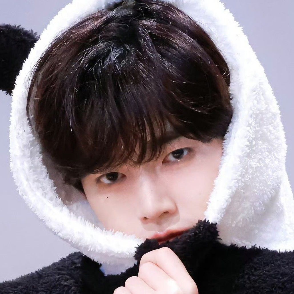 A moment captured by Zhang Hao (ZEROBASEONE)'s fan