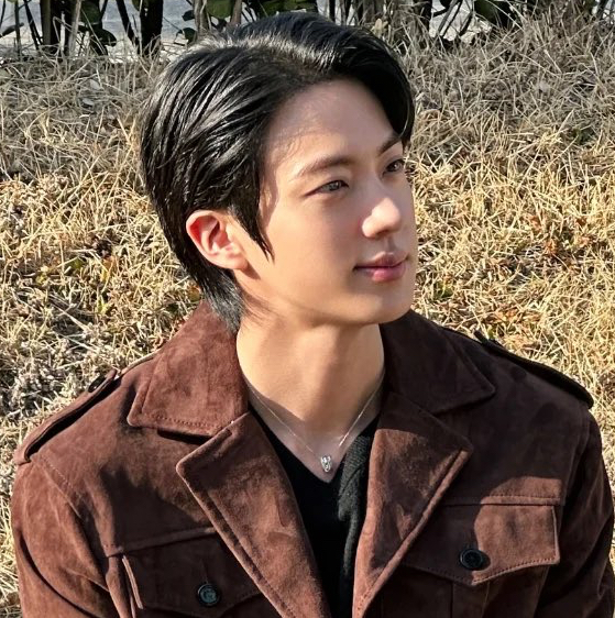 진 (방탄소년단)의 최신 사진