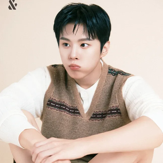 Latest photo of Kim Wooseok