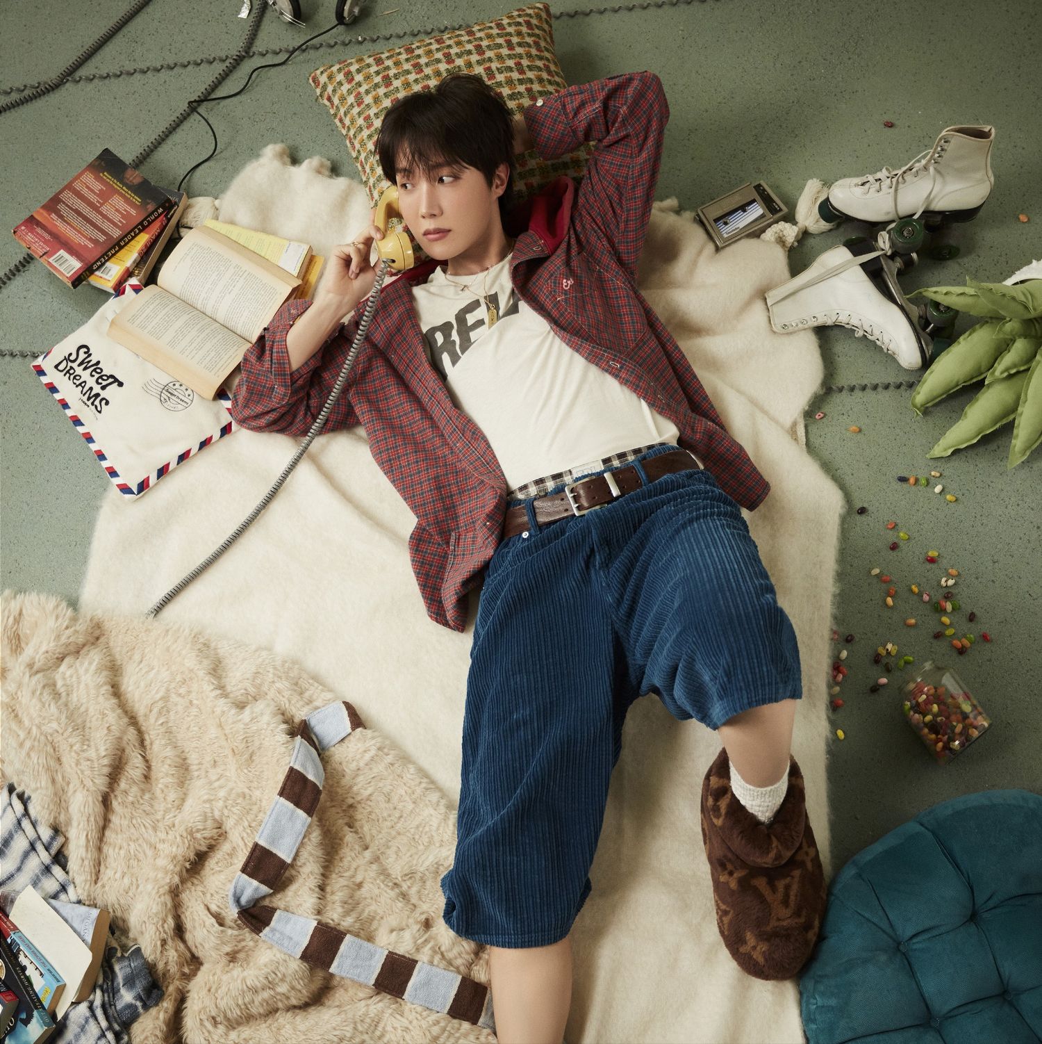 Behind-the-scenes cut of j-hope (BTS)