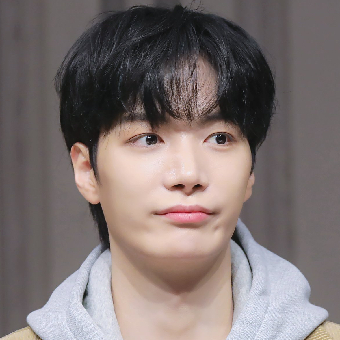 Behind-the-scenes cut of Kim Jonghyeon