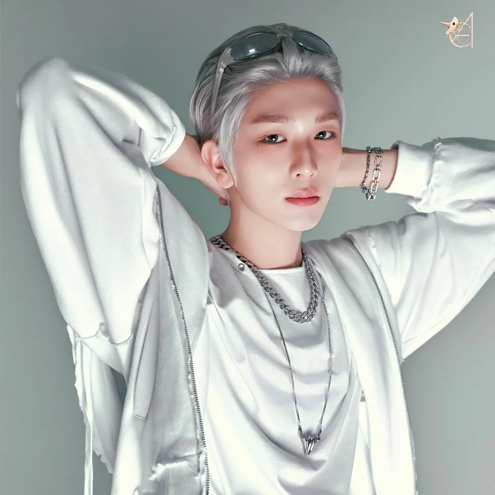 Behind-the-scenes cut of Baekseung (EPEX)