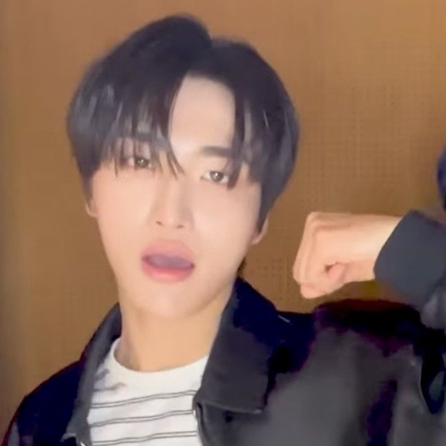 パク・ソンファ (ATEEZ)の舞台裏ショット