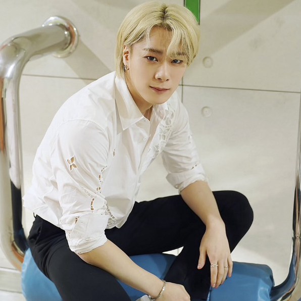 Behind-the-scenes cut of Moonbin (ASTRO)