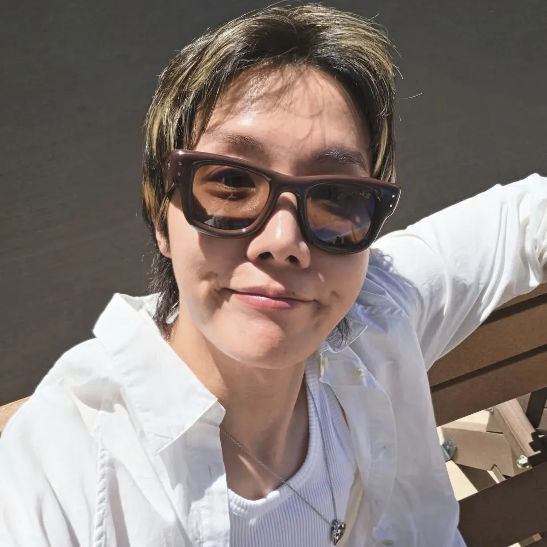 Foto terbaru j-hope (BTS)