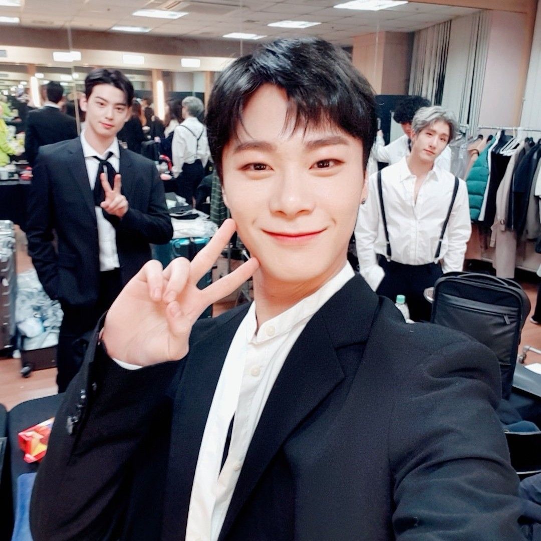 Behind-the-scenes cut of Moonbin (ASTRO)