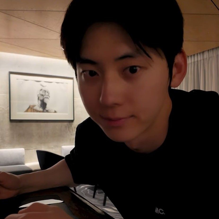 Latest photo of Hwang Minhyun