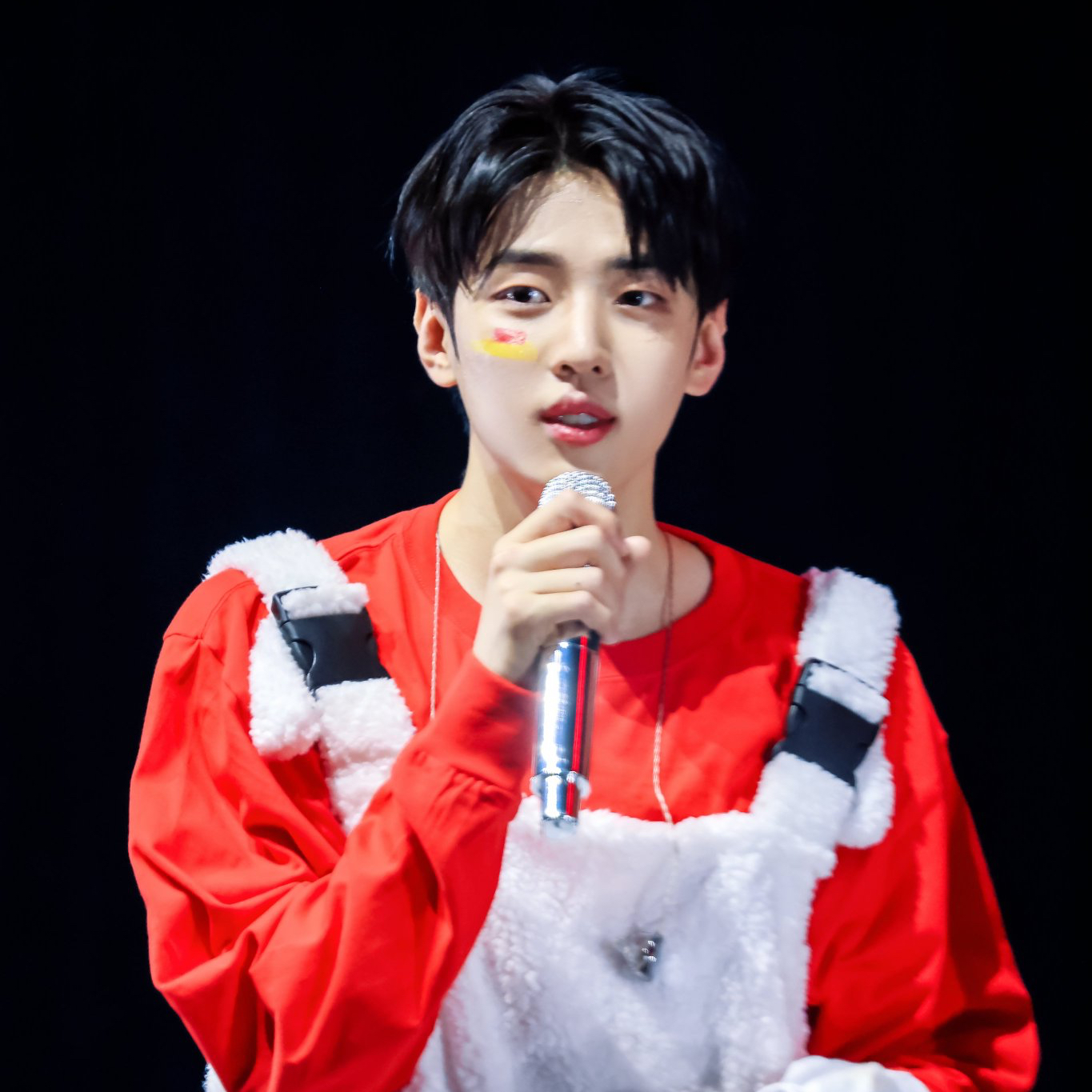 A moment captured by Jaechan (DKZ)'s fan