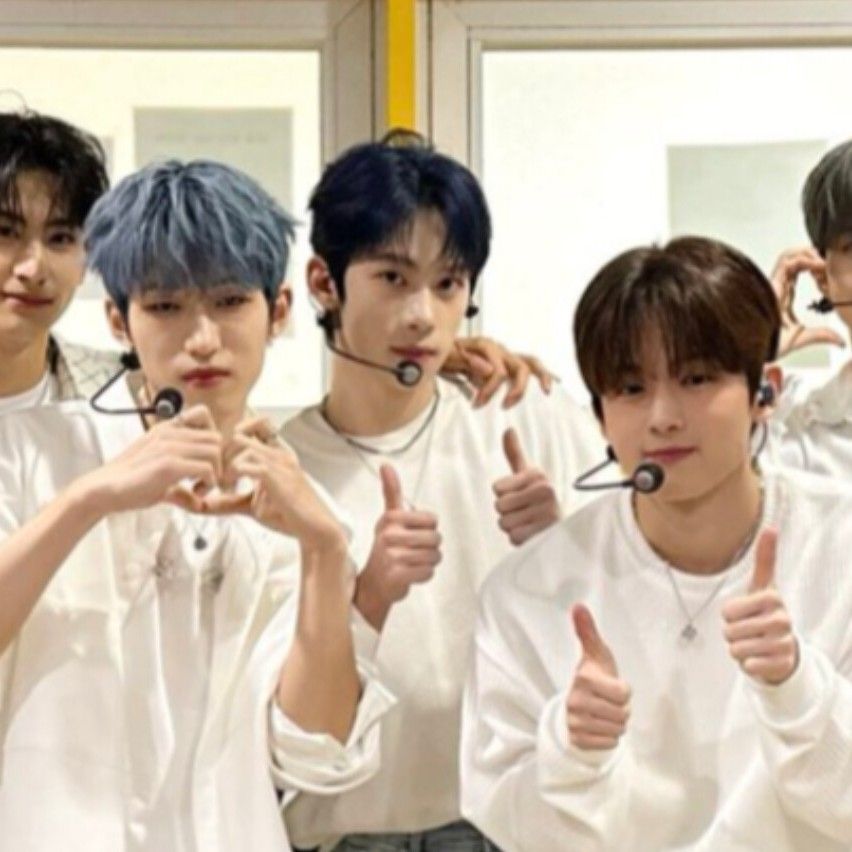 Behind-the-scenes cut of YOUNITE