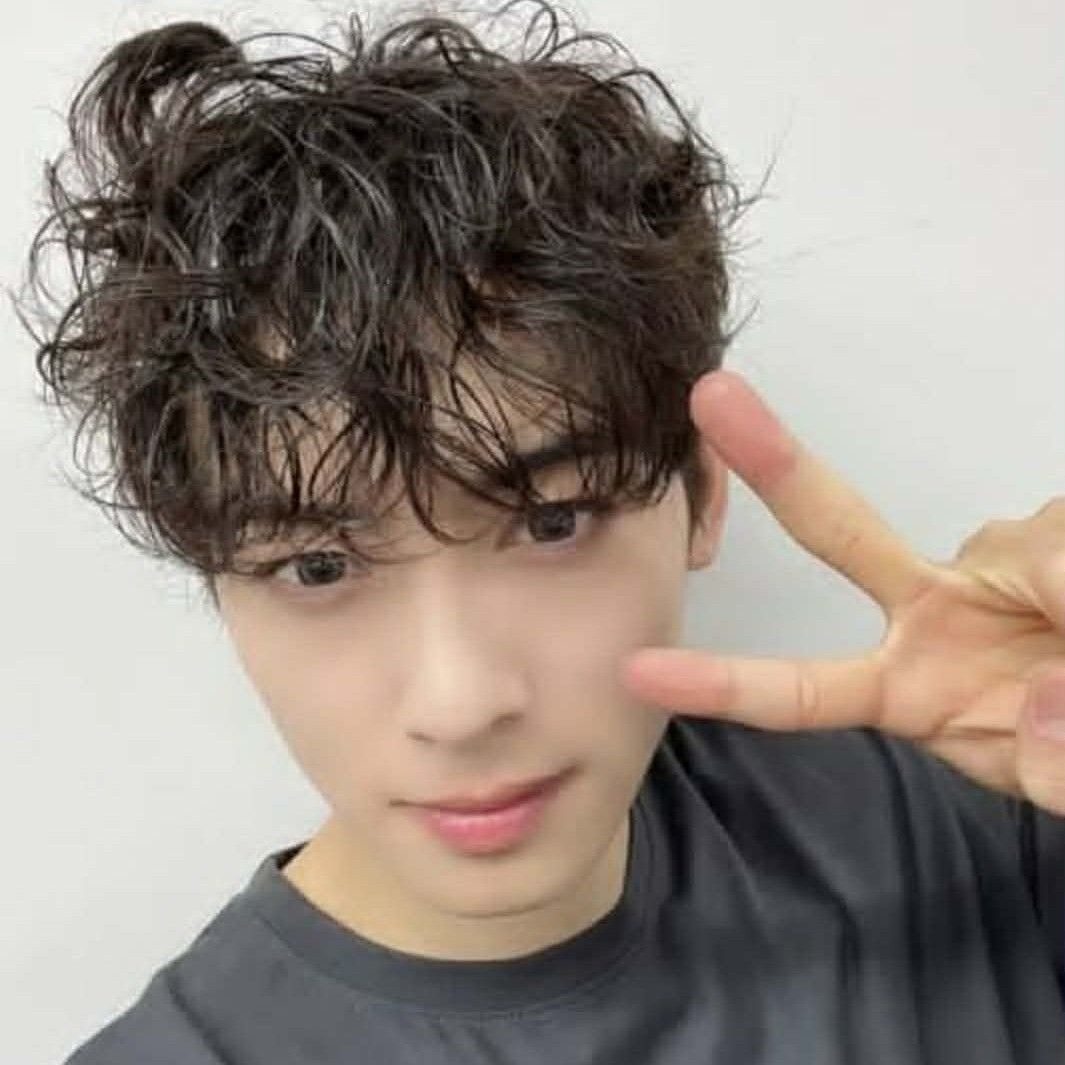 Latest photo of Eunwoo (ASTRO)