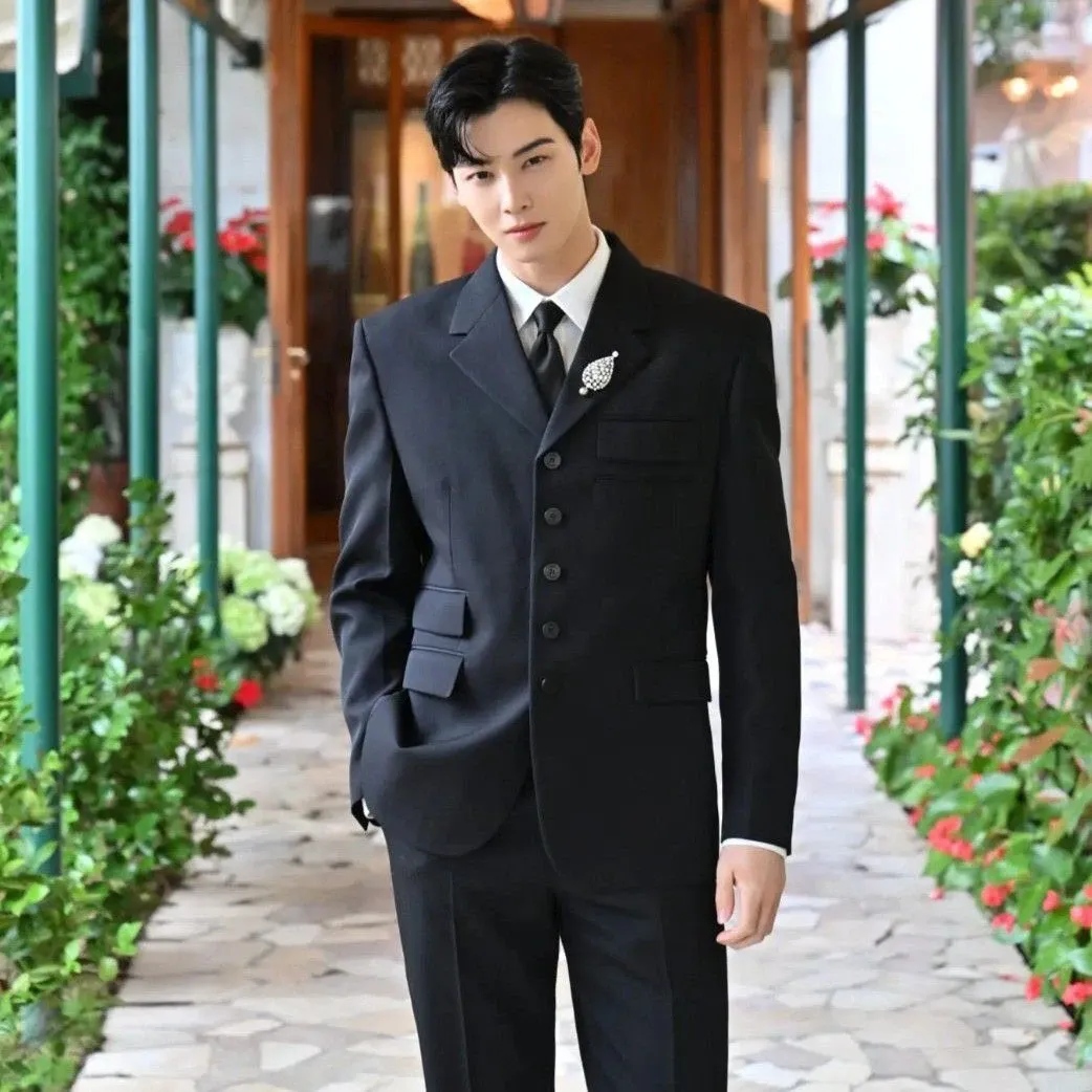 Latest photo of Eunwoo (ASTRO)