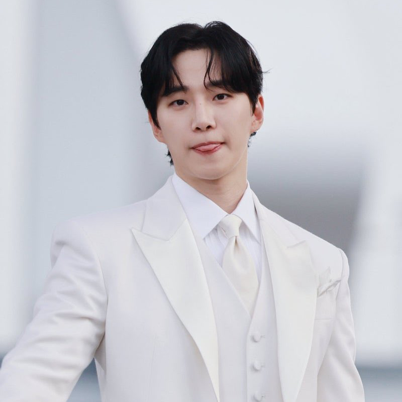 Latest photo of Junho (2PM)