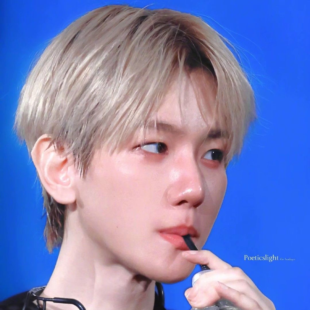 백현 (EXO) 최근 활동샷