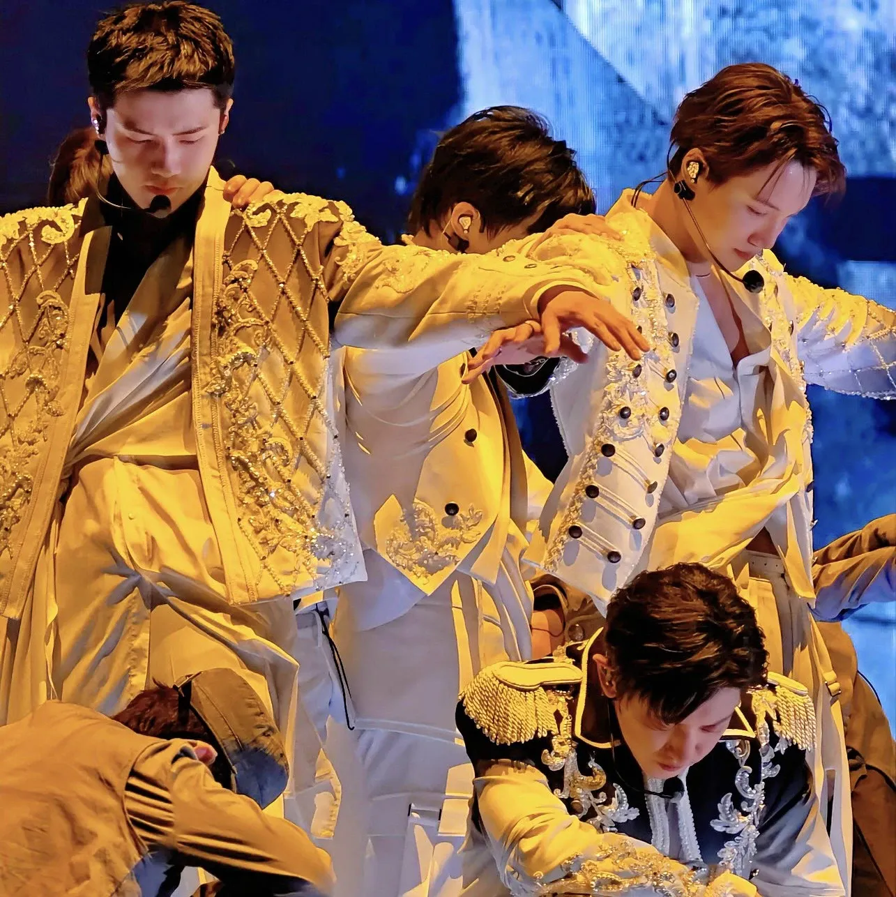 Foto aktivitas terbaru EXO
